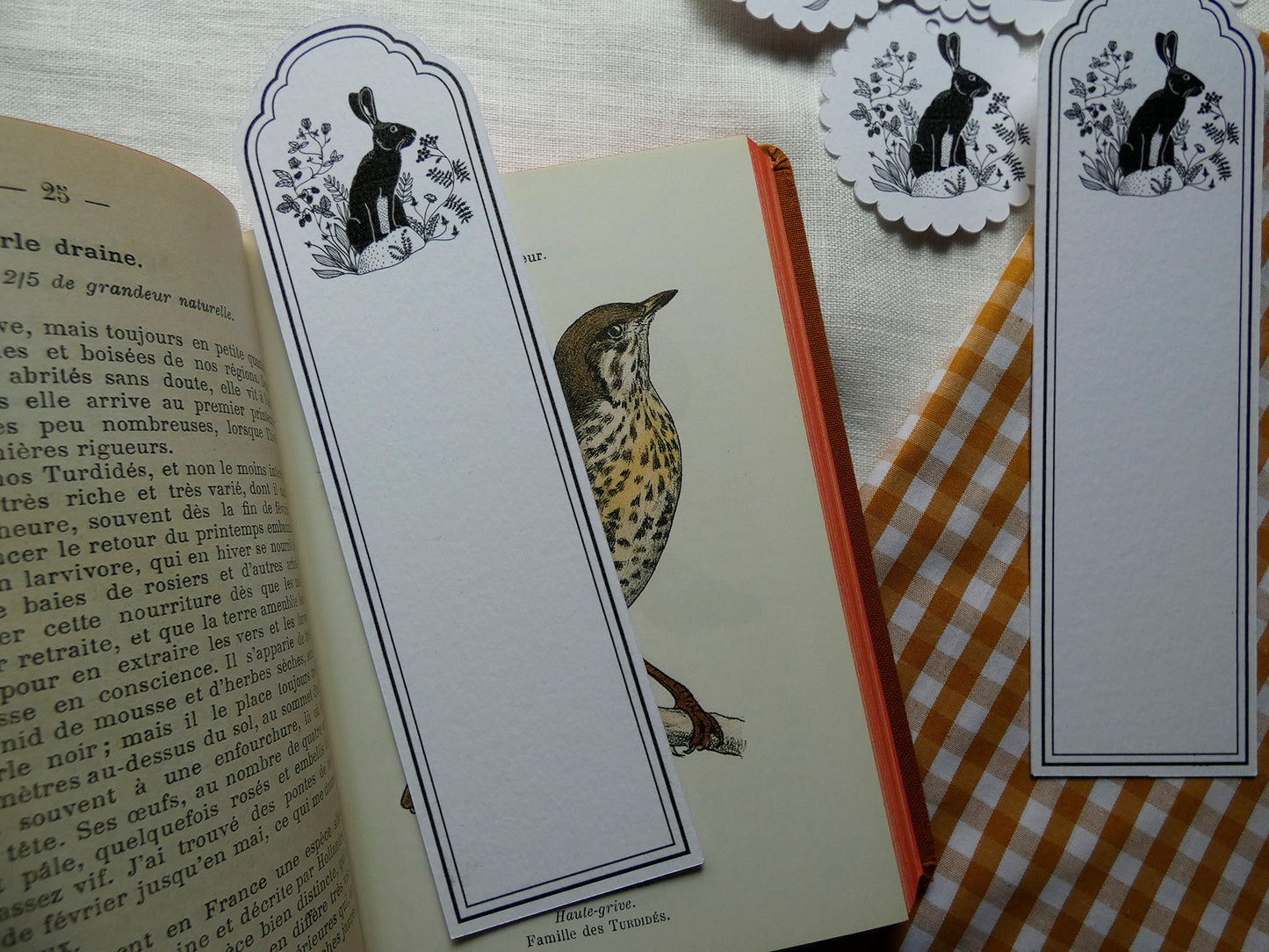 Marque page lièvre noir