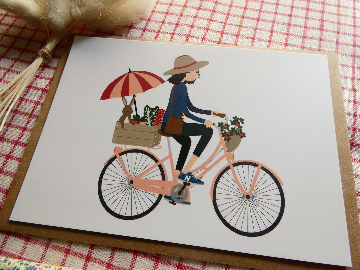 Carte postale "A bicyclette avec mon lapin"